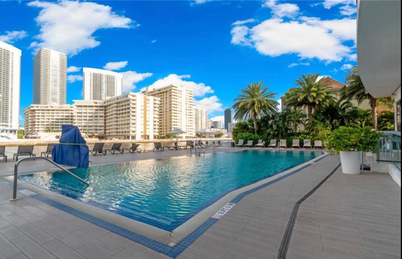 Studio 2Bed Beach Apmt With Amazing Views 30B Hallandale Beach Bagian luar foto