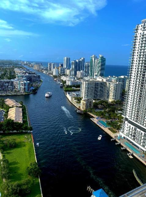 Studio 2Bed Beach Apmt With Amazing Views 30B Hallandale Beach Bagian luar foto